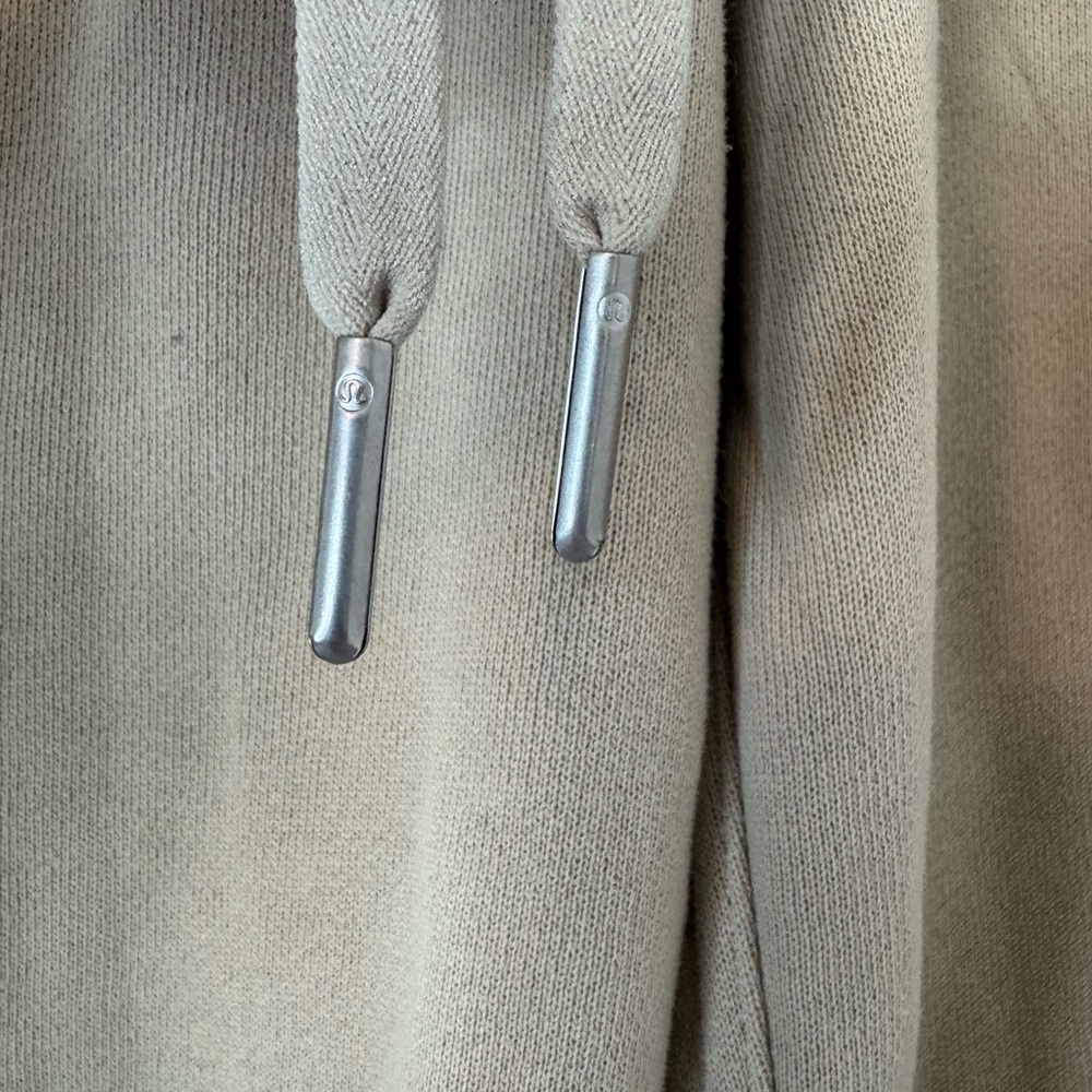 Lululemon Scuba Beige Drawstring Jogger - Picture 4 of 6